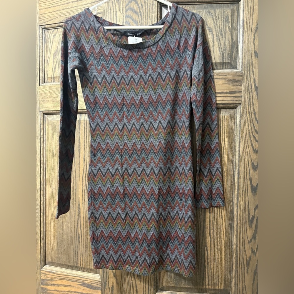 Chevron Lightweight Long Sleeve Mini Dress in Rust and Gray